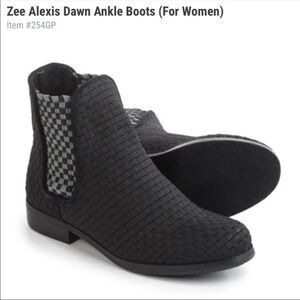 Zee Alexis 9 Dawn Black Gray Pleated Checkered Inset Design Ankle Booties